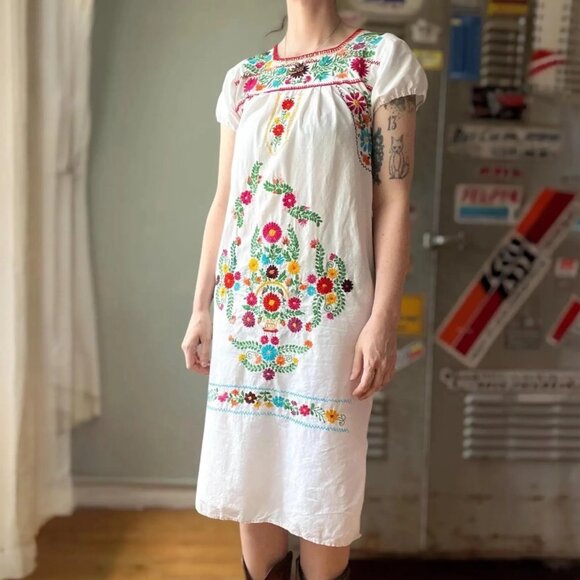 Vintage 70s Mexican Embroidered Folk Dress | Cotton Floral | Size S - Picture 1 of 9